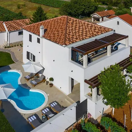 Amare Villa *