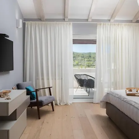 Amare Villa *